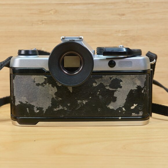 Yashica FX-7 35mm SLR Film Camera, with Yashica 50mm f2 Lens, Made in Japan - Picture 12 of 16